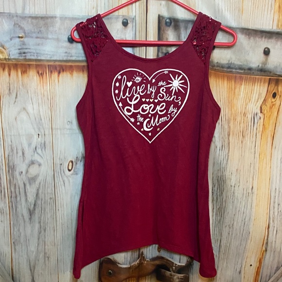 Jerry Leigh Cottony Stretchy Burgundy Sleeveless Top with Heart Design - Picture 1 of 4